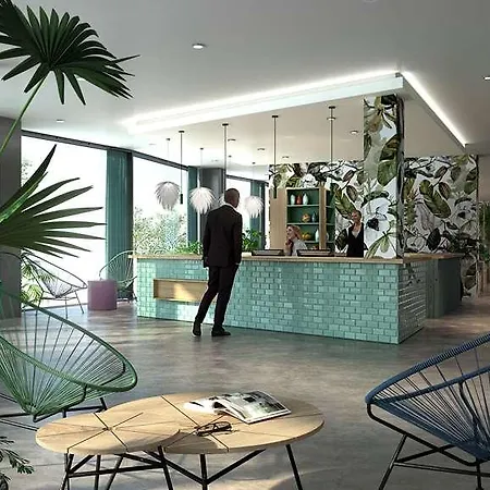 - The Niu, Crusoe Airport By Ihg Hotel BRE