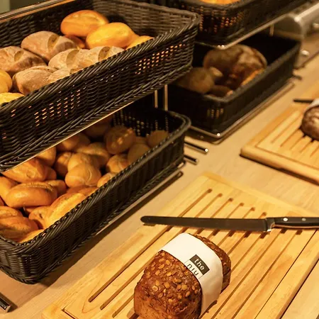 Hotel - The Niu, Crusoe Airport By Ihg BRE